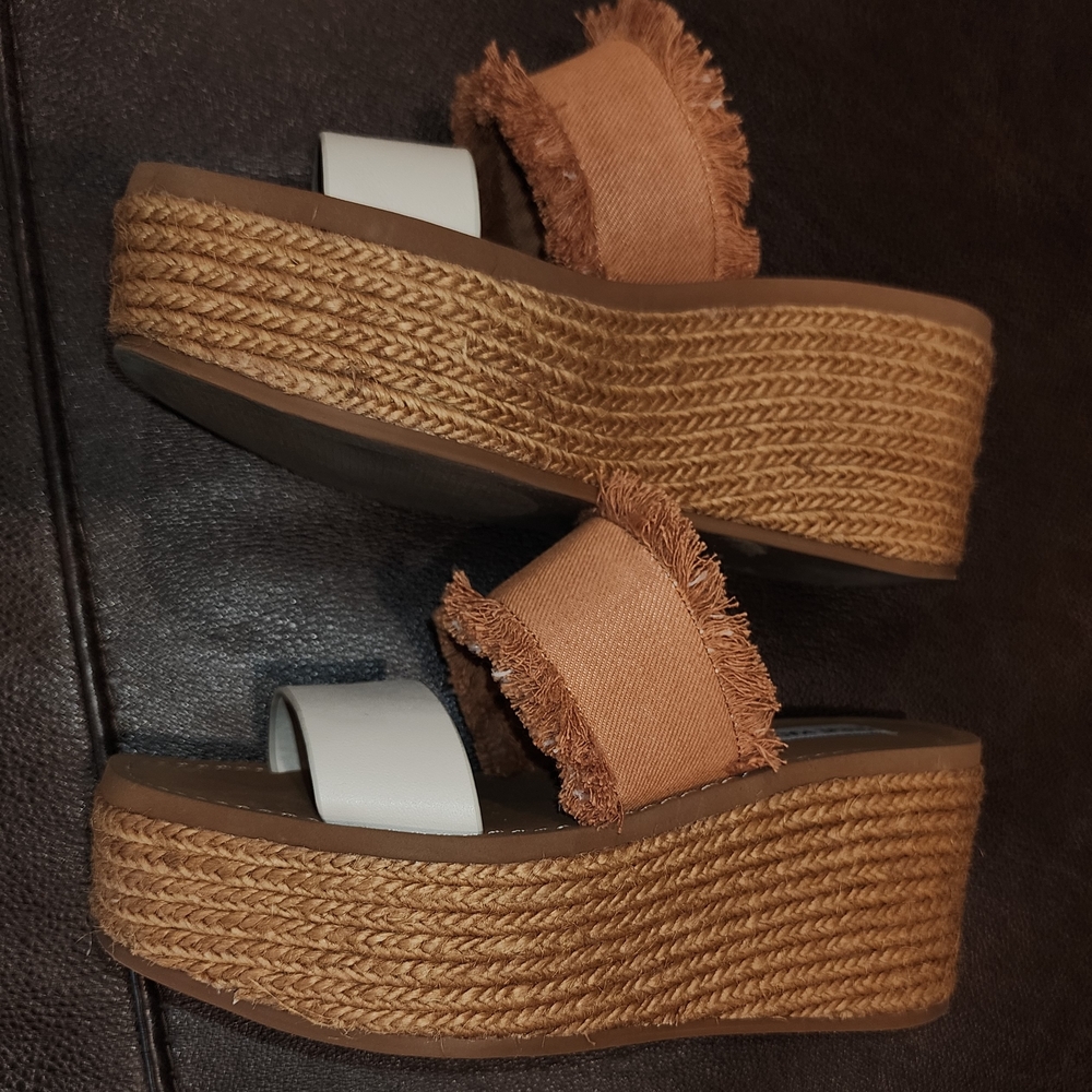 Steve Madden Tan Wedges Worn Once - Picture 2 of 6